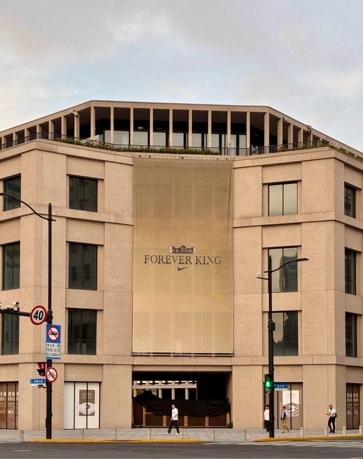 剧透!詹姆斯中国行现场大揭秘,巨型logo霸气亮相